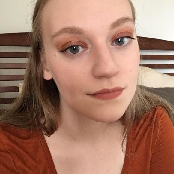 Meet your Posher, Megan - Picture 1 of 1